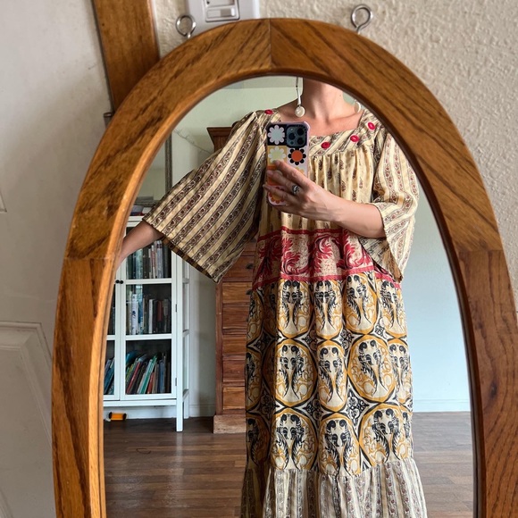 Ramona Rull New York
70s/80s Bohemian
Hand block printed
Mirror work dress - Picture 3 of 6